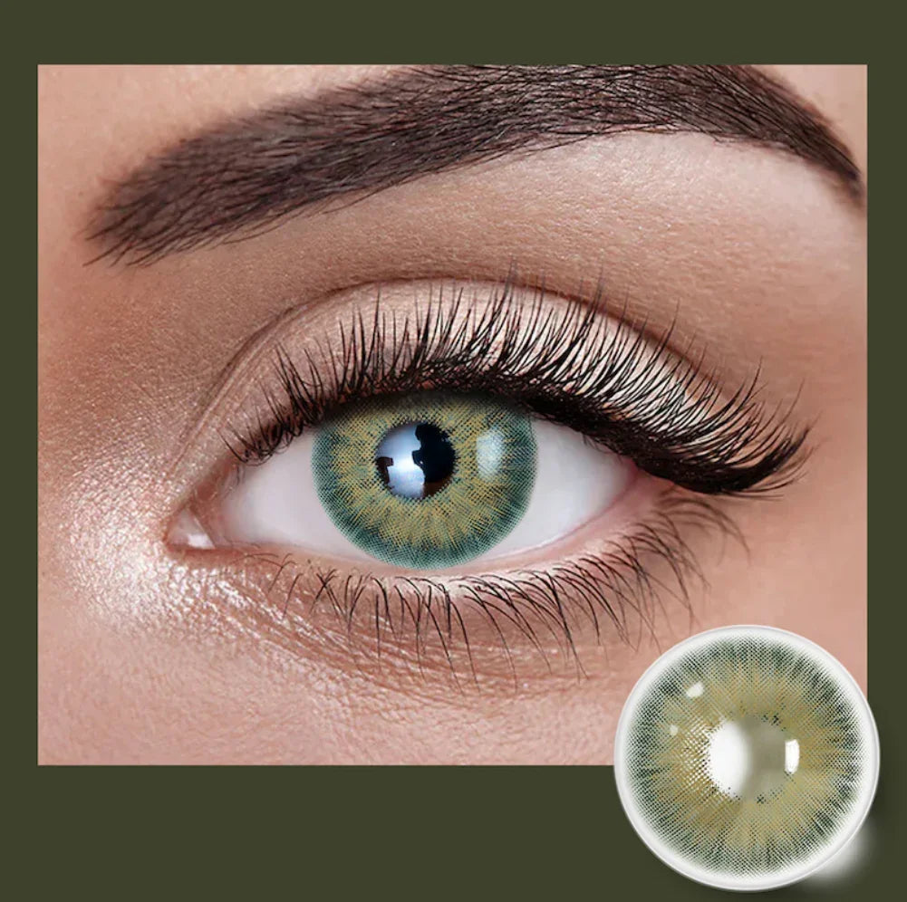 Lentille de contact verte naturelle sur œil marron, effet naturel et regard sublimé