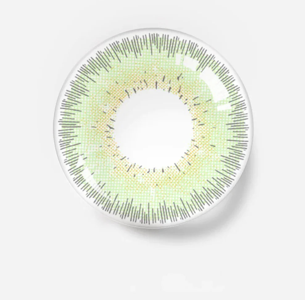 Lentille de couleur verte effet naturel avec détails jaunes, fond blanc, confort optimal
